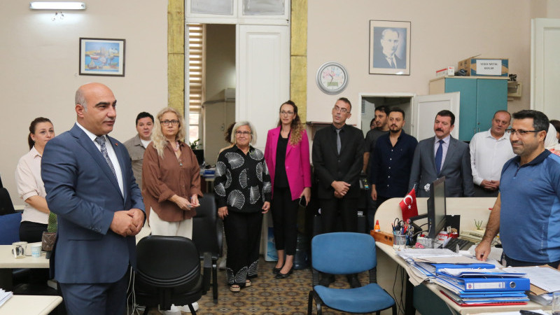 İzmir İl Sağlık Müdürü Doç. Dr. Ayhan Kul’dan personele moral ziyareti