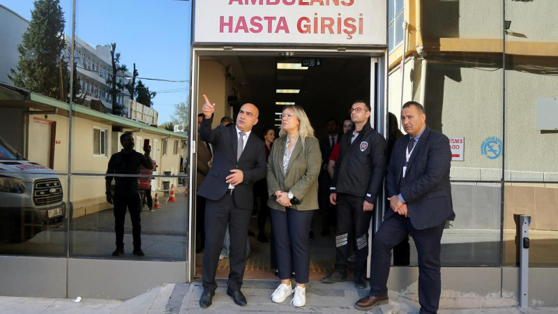 Doç. Dr. Ayhan Kul, Dr. Behçet Uz Çocuk Hastalıkları ve Cerrahisi Hastanesi’ne ziyaret