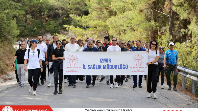 İzmir’de Dünya Yürüyüş Günü’nde “Sağlıklı Yaşam Yürüyüşü” etkinliği