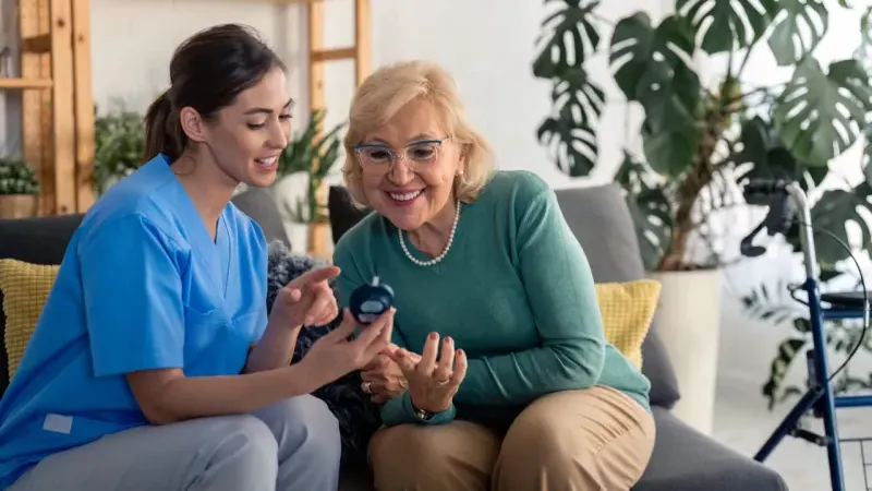 İzmir Atatürk Eğitim ve Araştırma Hastanesi'nde Diyabet Hemşiresi eğitimi