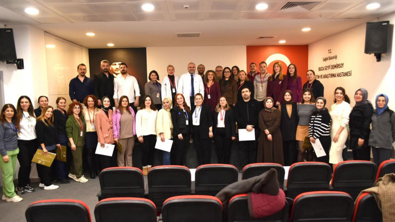 Buca'da hemşireler için acil bakım eğitimi: Sertifikalar sahiplerini buldu