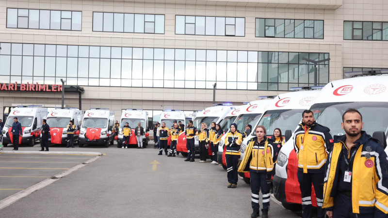 İzmir’e 45 yeni ambulans takviyesi, acil müdahale süreleri 7 dakikanın altına indi