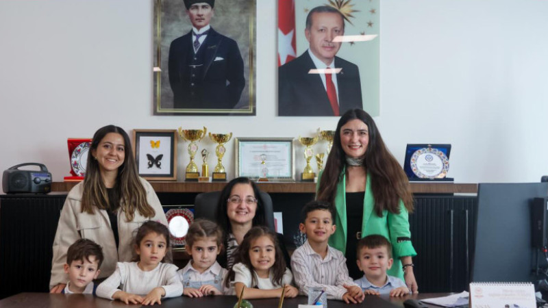 İzmir Şehir Hastanesi’nde 23 Nisan kutlaması