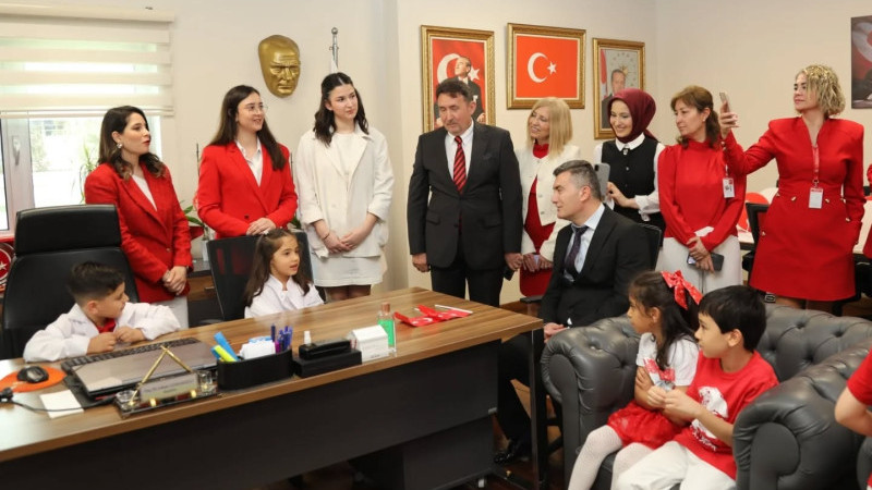 Çiğli Eğitim ve Araştırma Hastanesin'de 23 Nisan coşkusu!