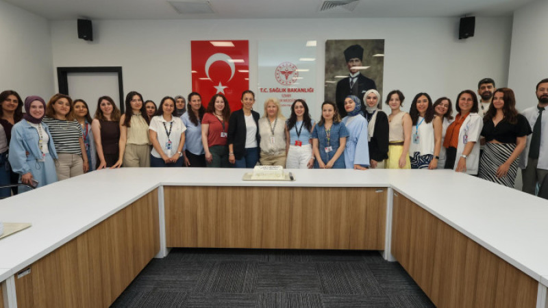 İzmir Şehir Hastanesi’nde diyetisyenler günü kutlaması