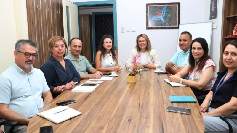 Dr. Behçet Uz Çocuk Hastanesinde haftalık yönetim toplantısı gerçekleştirildi