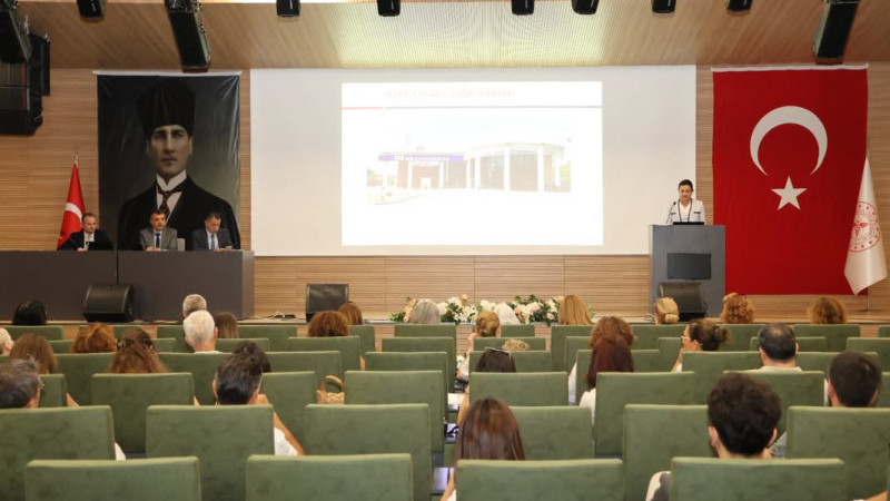 İzmir Şehir Hastanesi’nde sağlık profesyonellerini buluşturan “İzmir’de İnme Yönetimi” programı