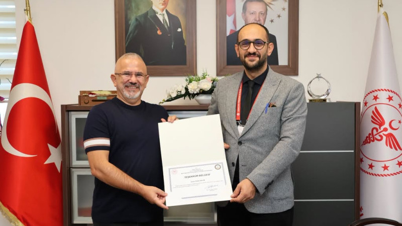 Başhekim Kamil Yamak’tan Dr. Rahmi Balım’a teşekkür belgesi